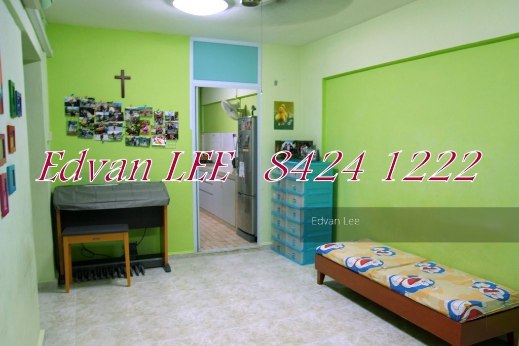 Hougang Avenue 8 thumbnail photo